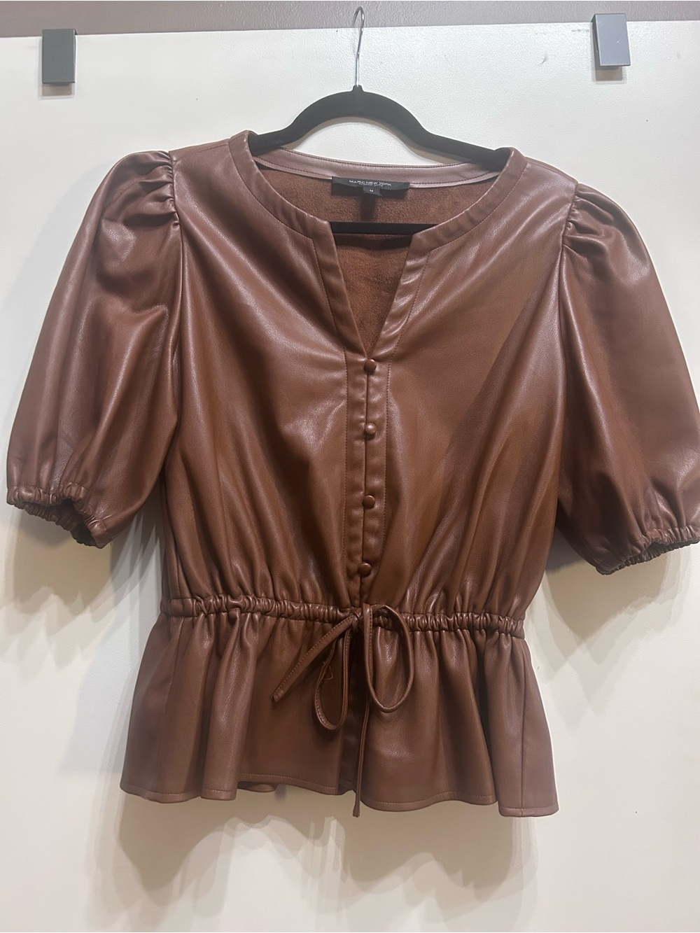 Faux Leather Puff-Sleeve Peplum Top in cognac Brown